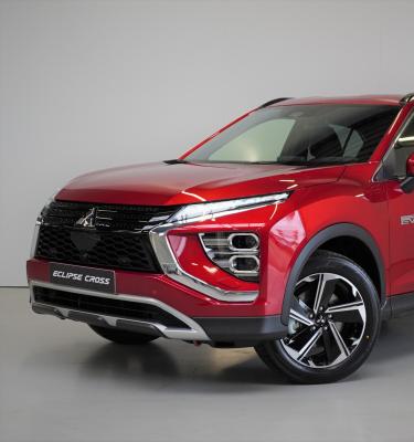 Red Diamond Mitsubishi Eclipse Cross PHEV met witte / grijze achterond