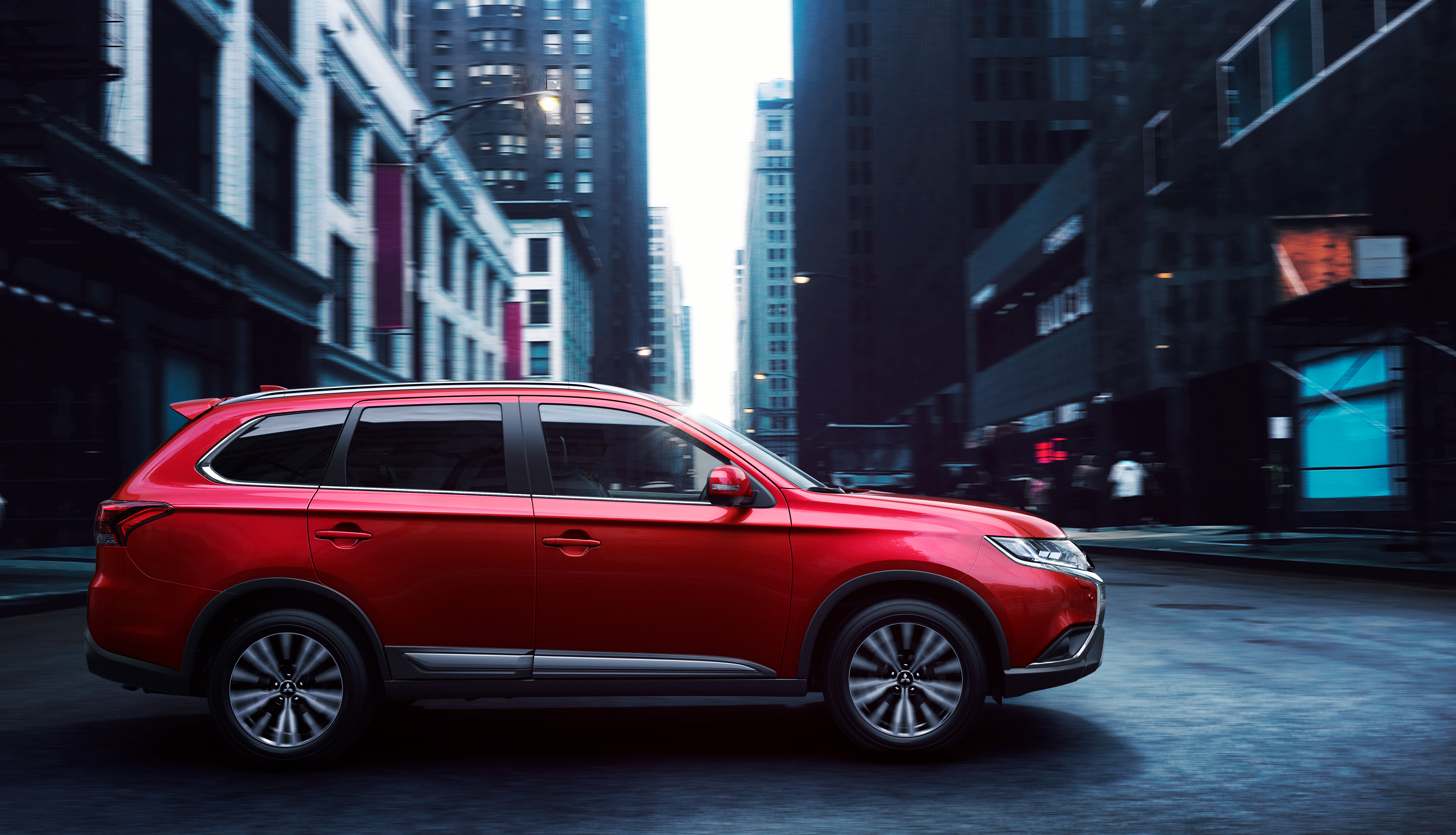 Mitsubishi Outlander Zijaanzicht