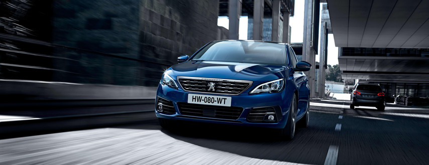 Peugeot 308 berline vooraanzicht