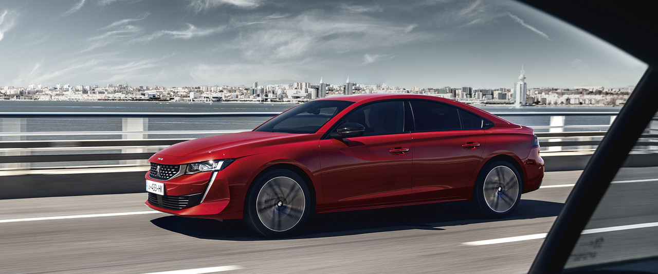 Peugeot 508 berline zijaanzicht