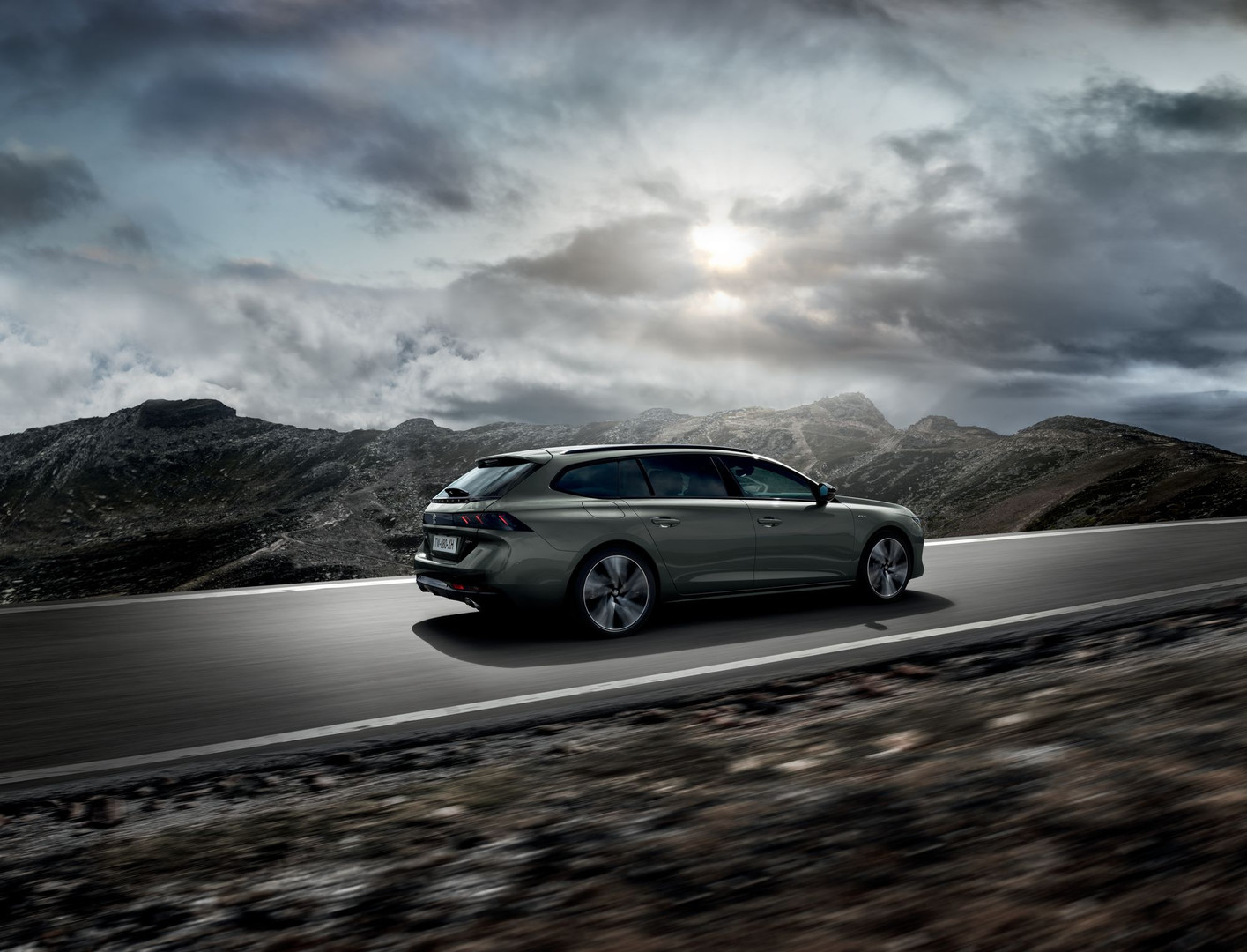 Peugeot 508 SW zijaanzicht