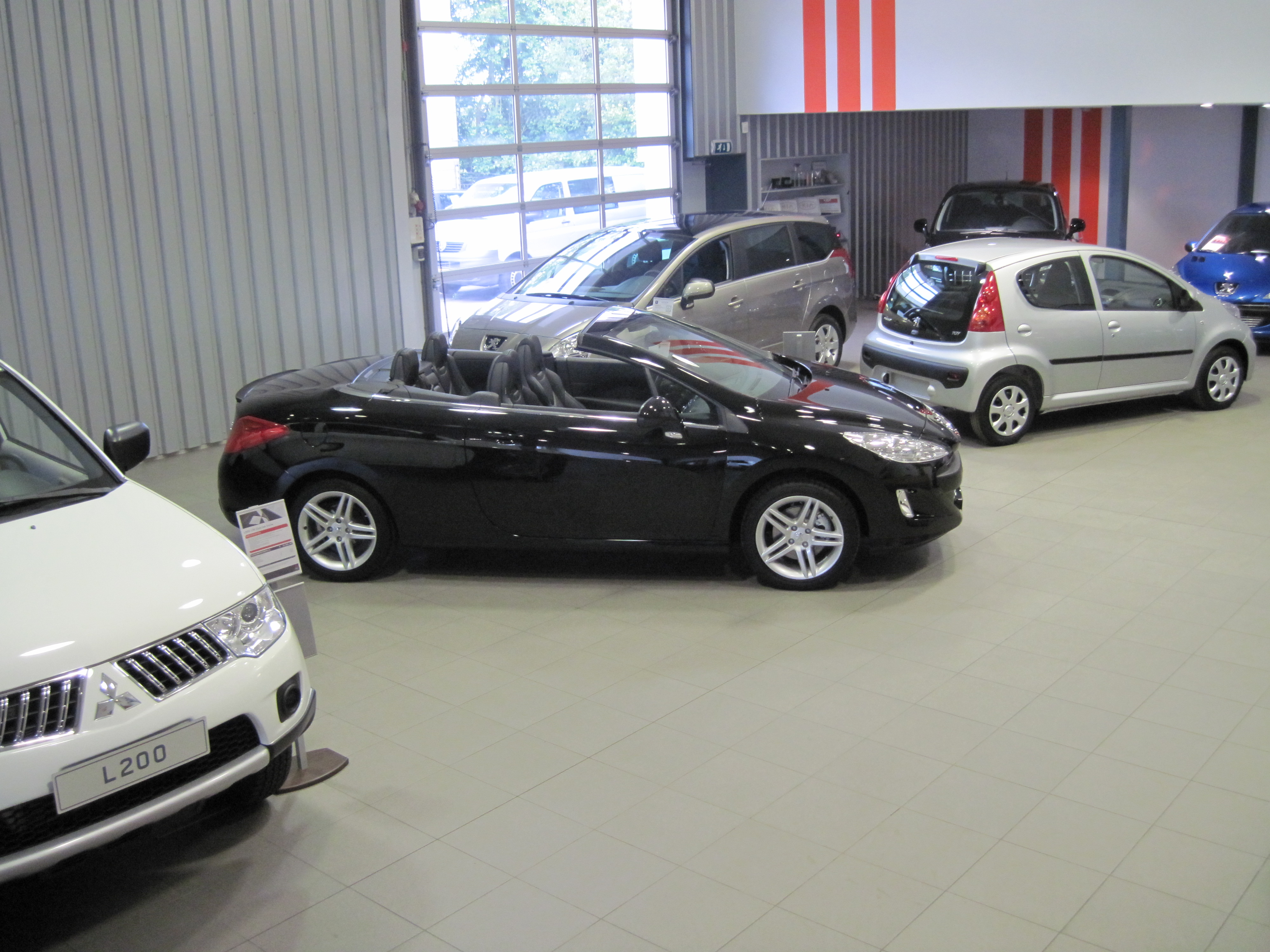 Colt cabrio in de showroom