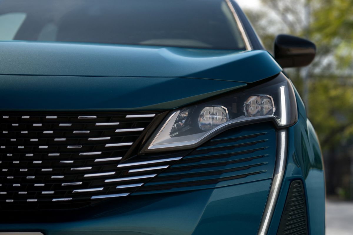 Peugeot 5008 facelift vooraanzicht 2020