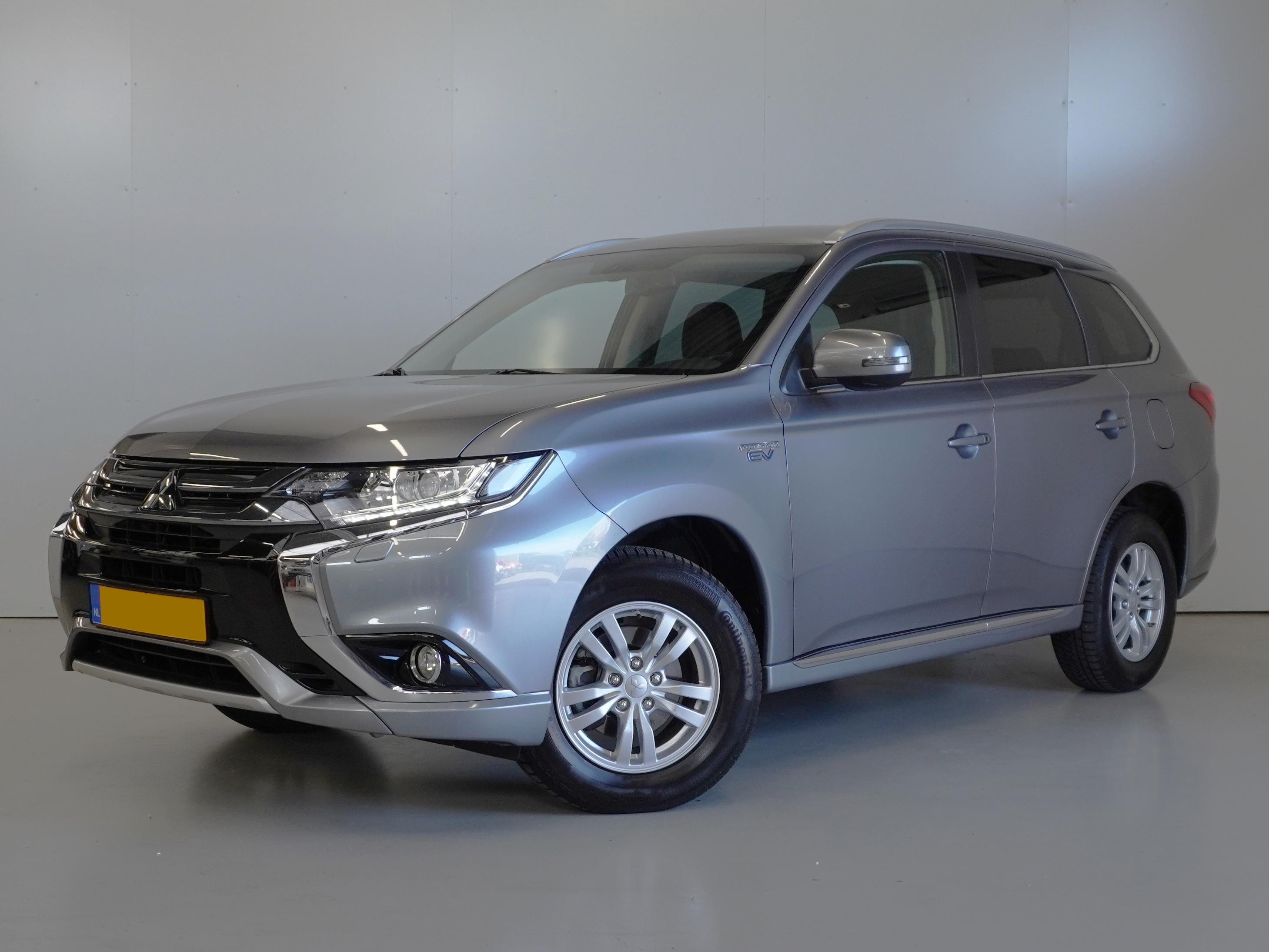 Mitsubishi Outlander PHEV Titanium Grijd