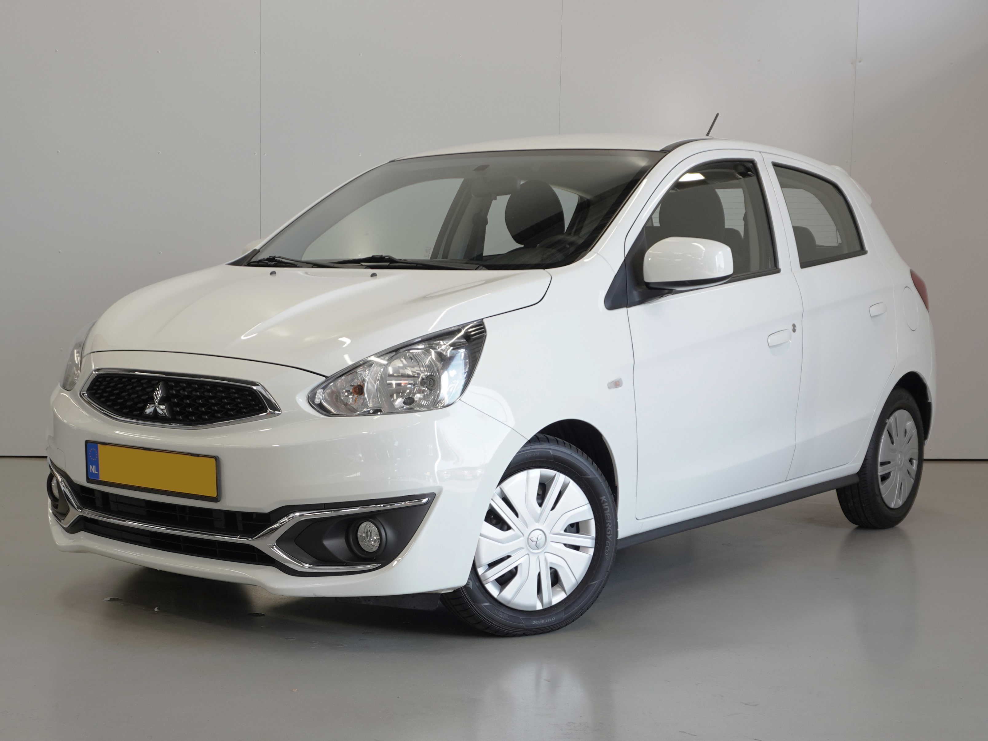 Mitsubishi Space Star Cool+ Polar White vervangend vervoer