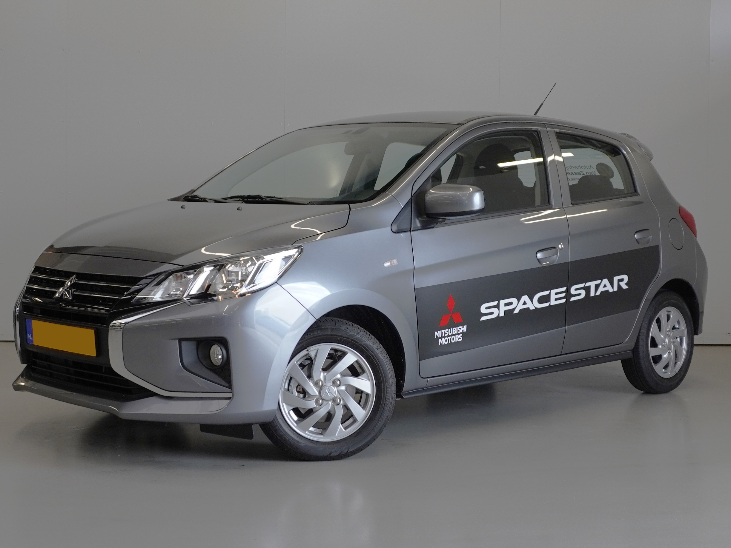 Mitsubishi Space Star Cool+ Titanium grijs vervangend vervoer