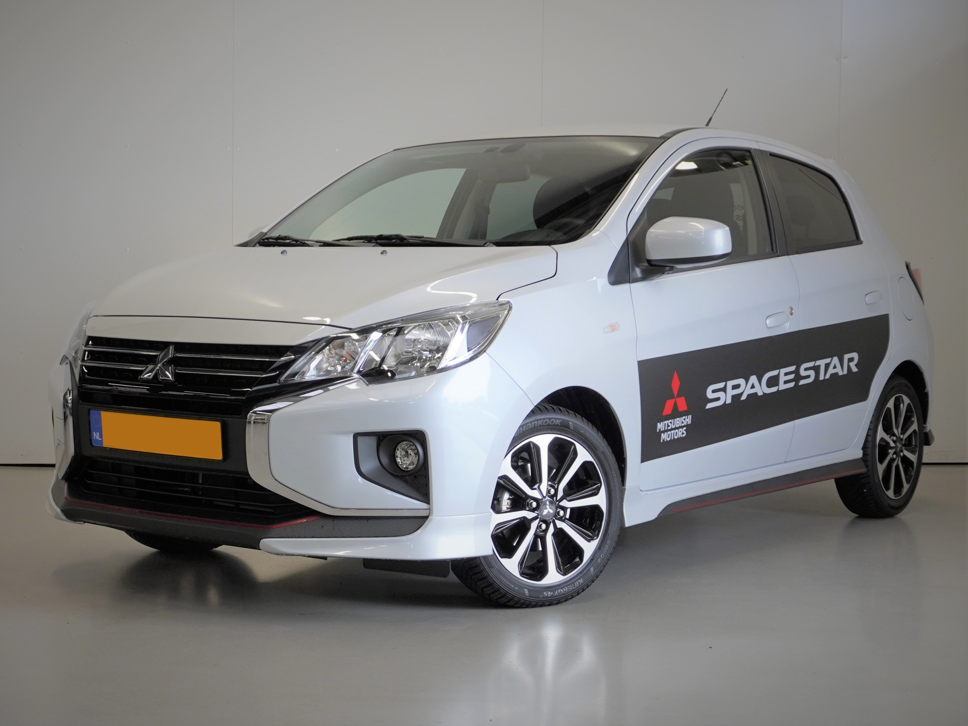 Mitsubishi Space Star Intense Diamond White DEMO