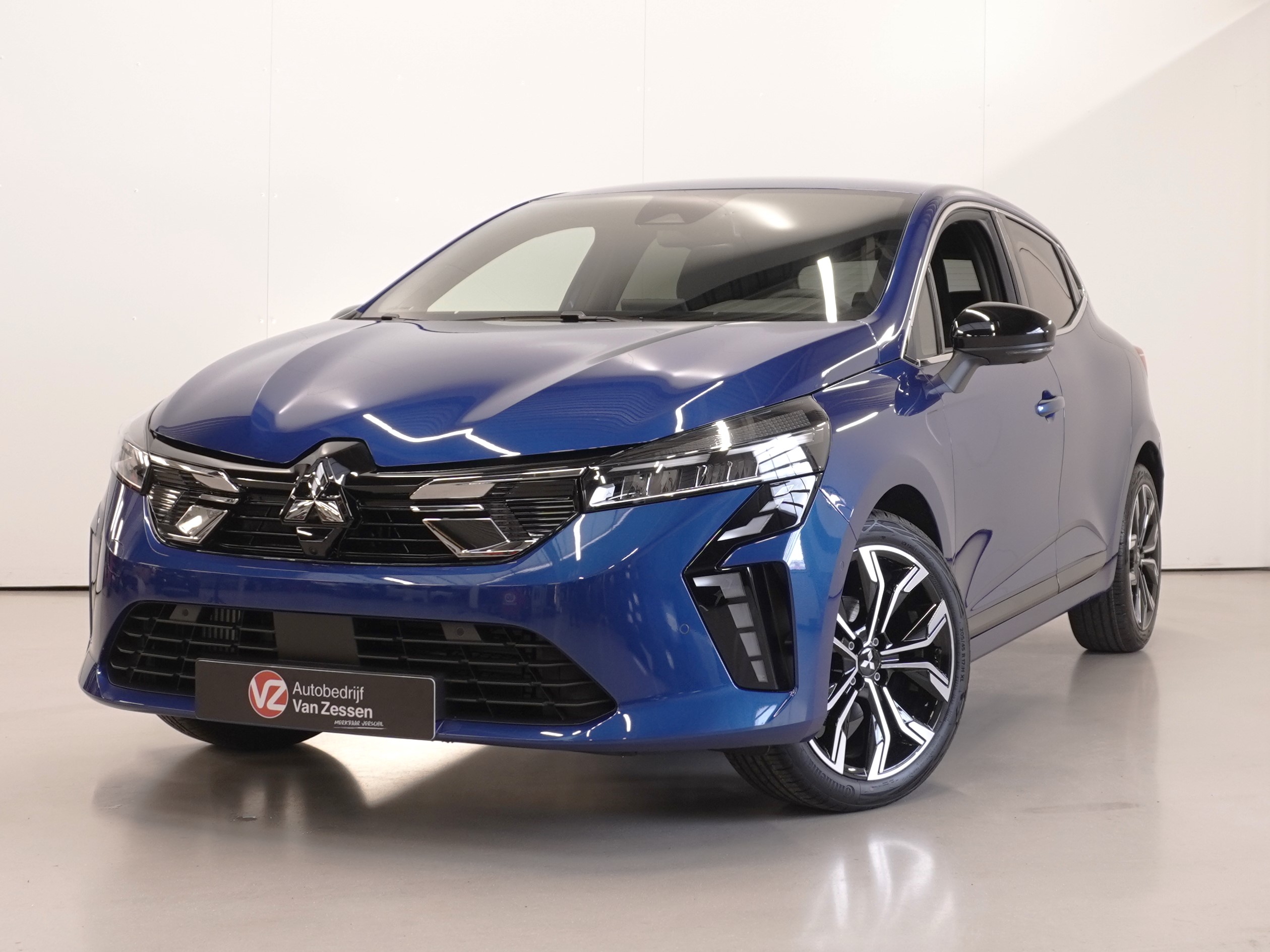 Nieuwe Mitsubishi Colt Royal Blue