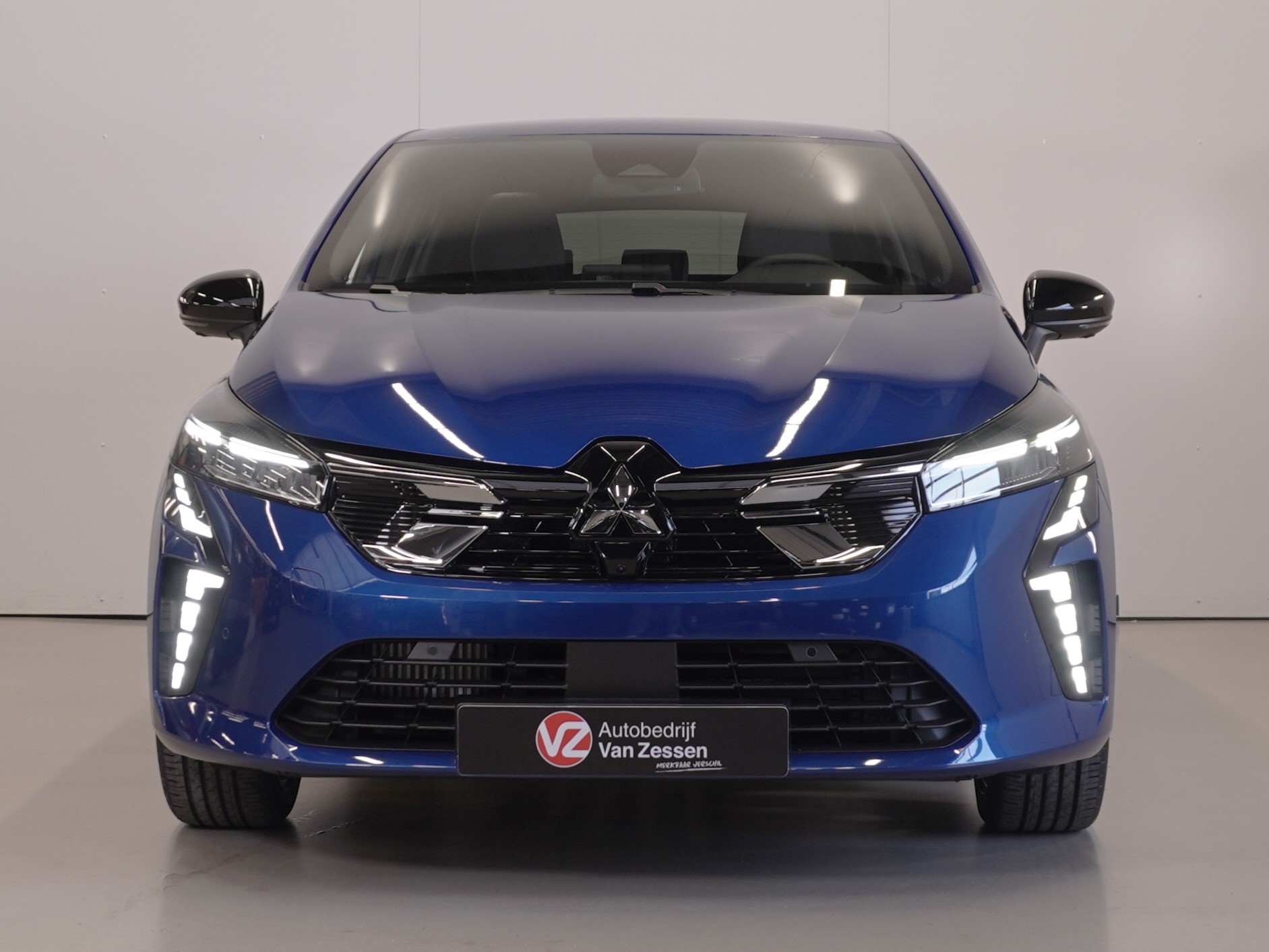 Nieuwe Mitsubishi Colt Royal Blue