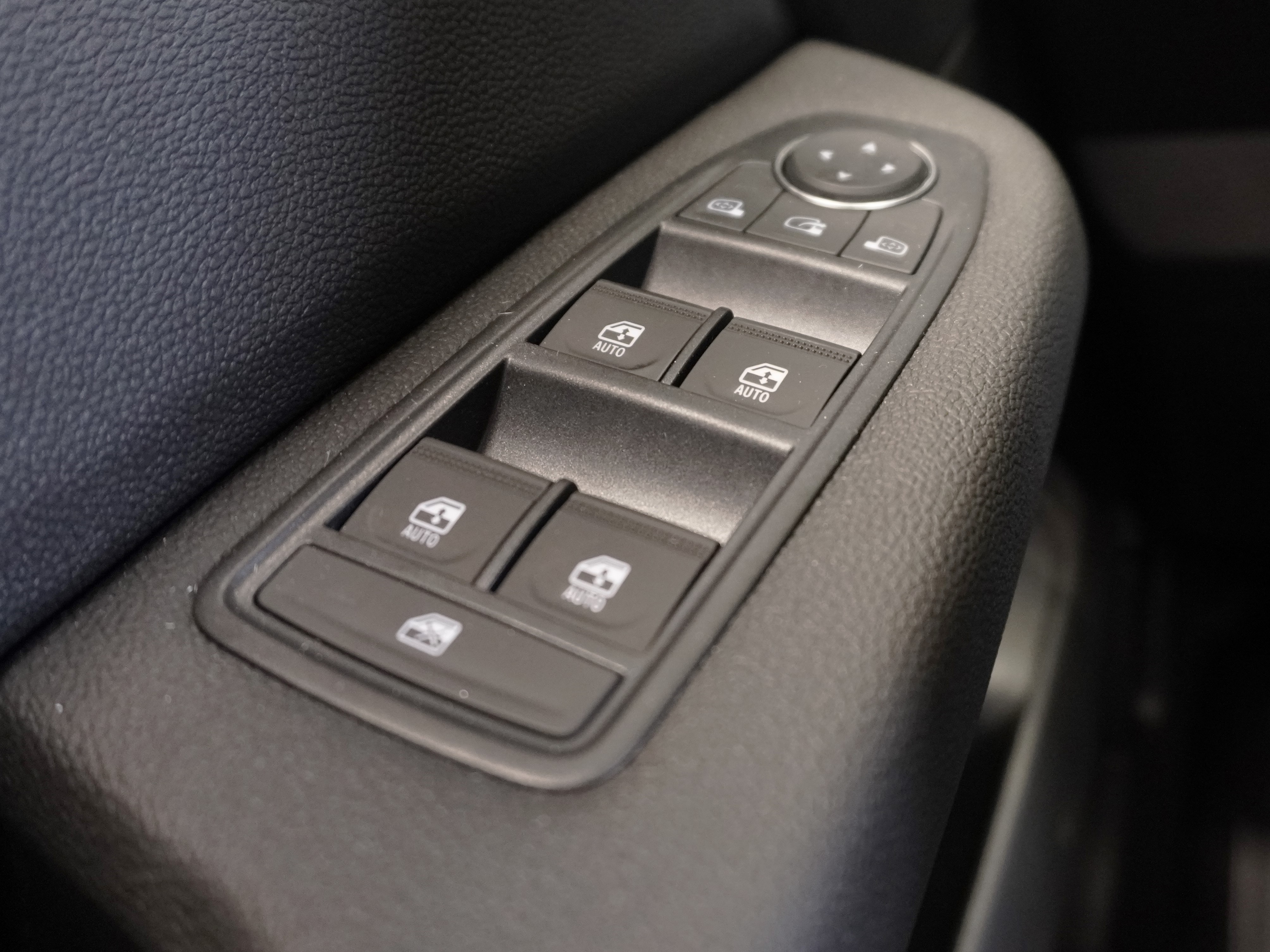 Nieuwe Mitsubishi Colt Royal Blue