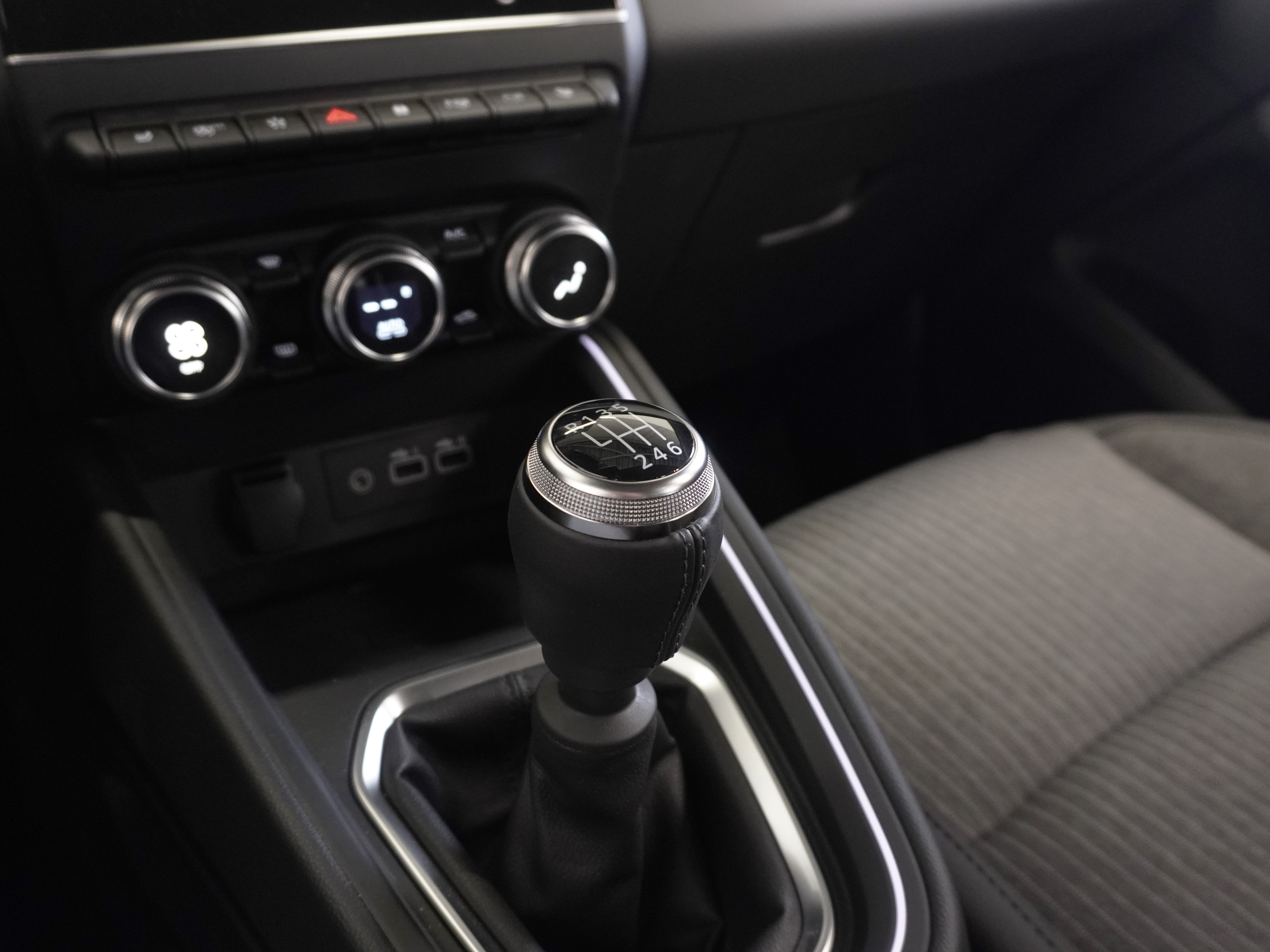 Nieuwe Mitsubishi Colt Royal Blue