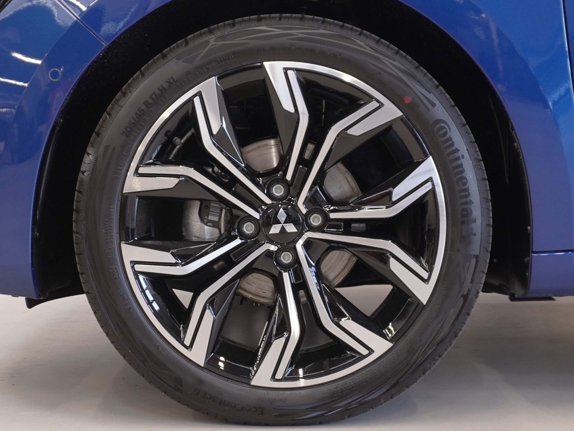 Nieuwe Mitsubishi Colt Royal Blue