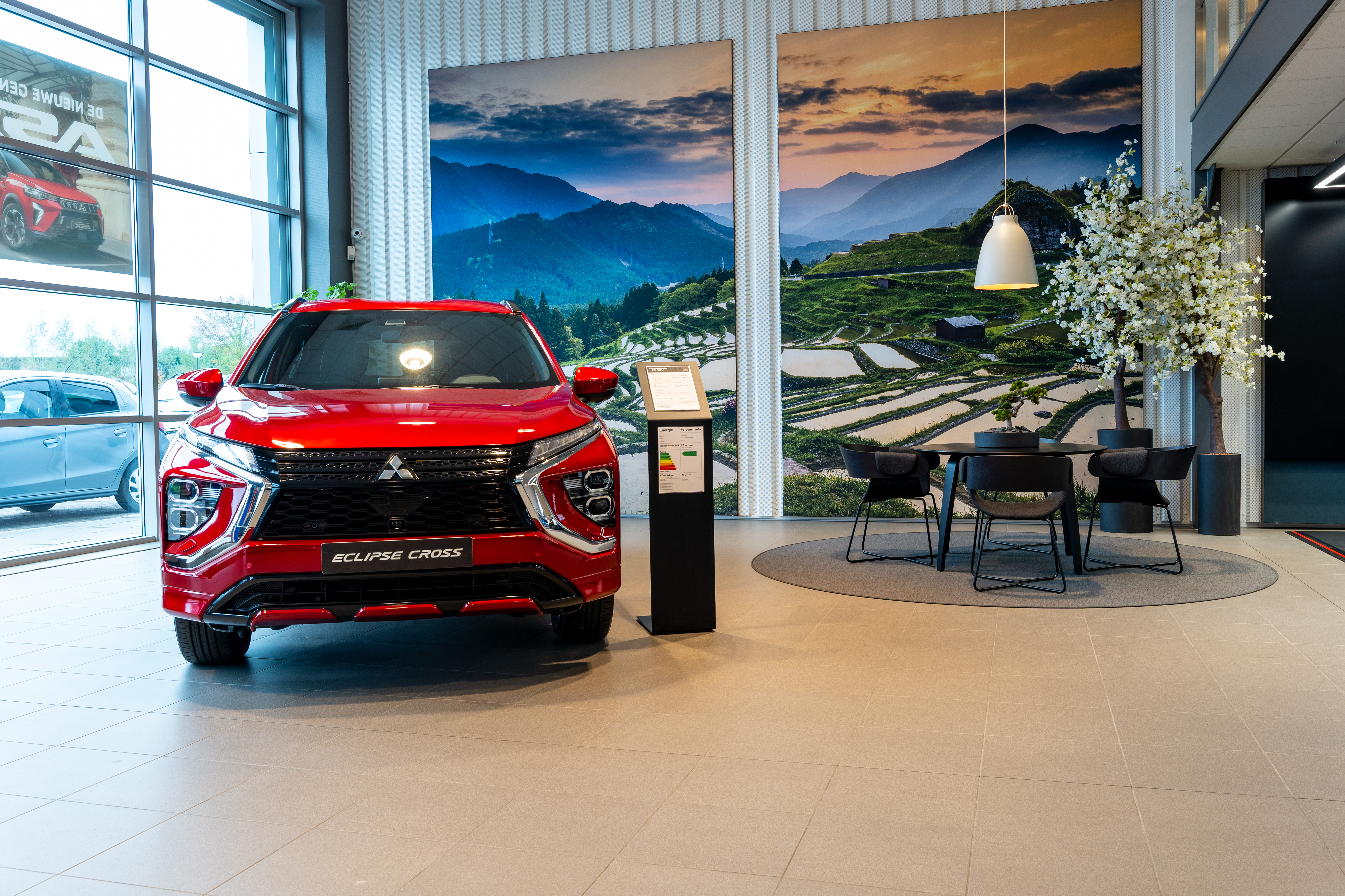 Eclipse Cross PHEV in de showroom