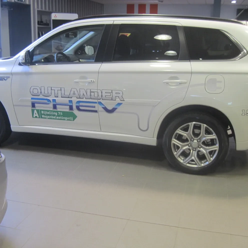 Demo Mitsubishi Outlander PHEV 2013