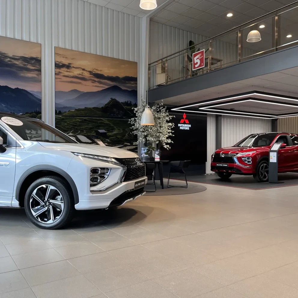 Showroom met Mitsubishi Eclipse Cross PHEV