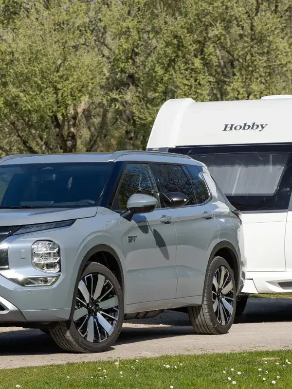 ANWB Trekauto van het jaar 2025 Mitsubishi Outlander met caravan