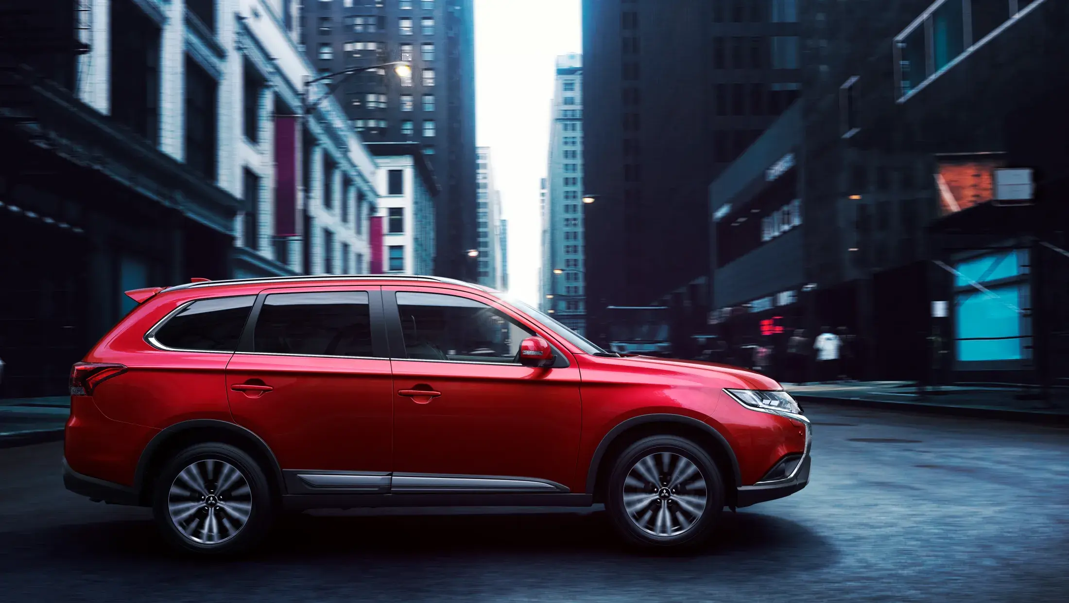 Mitsubishi Outlander Zijaanzicht