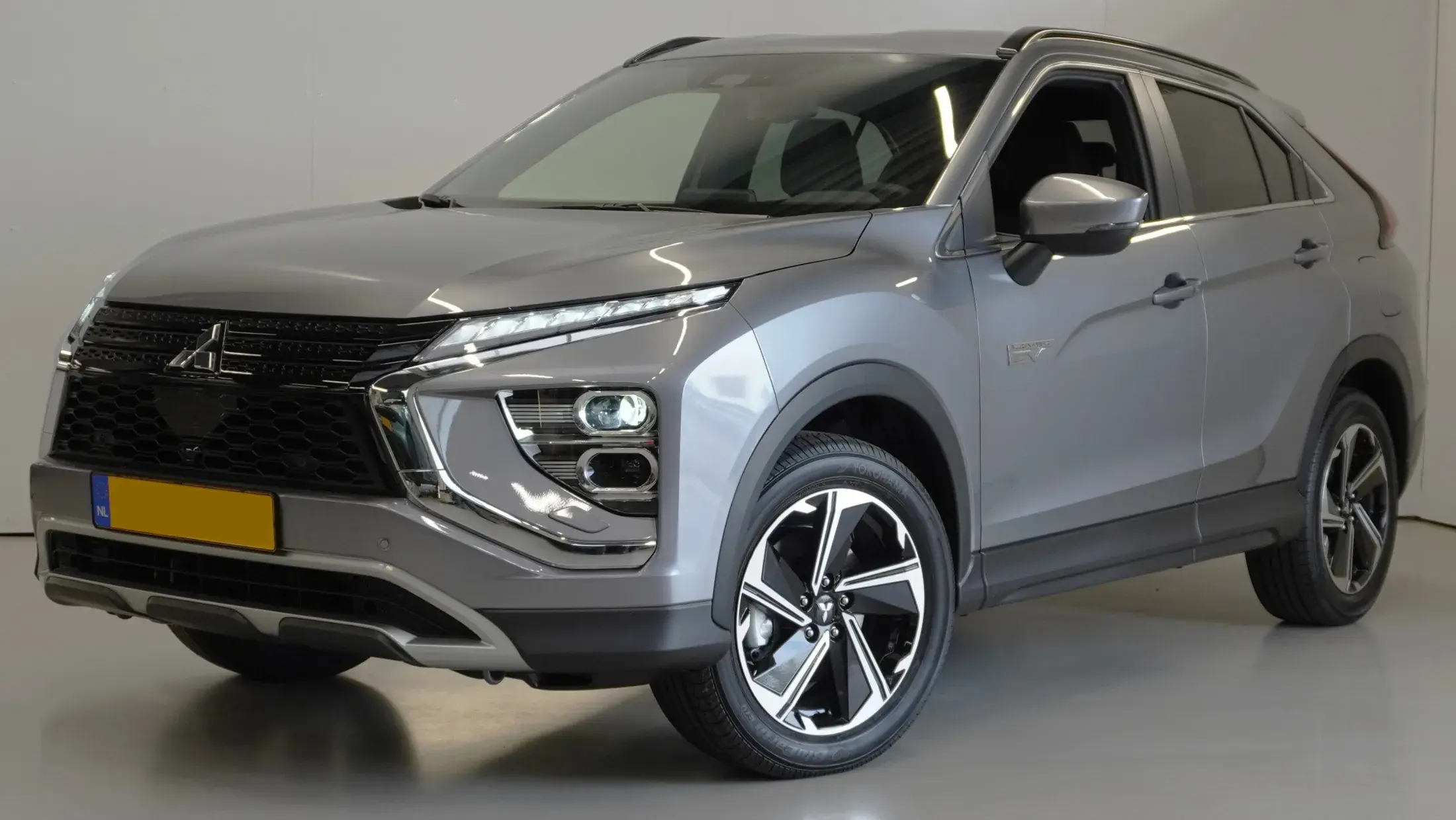 Mitsubishi Eclipse Cross Intense+ Titanium grijs vervangend vervoer