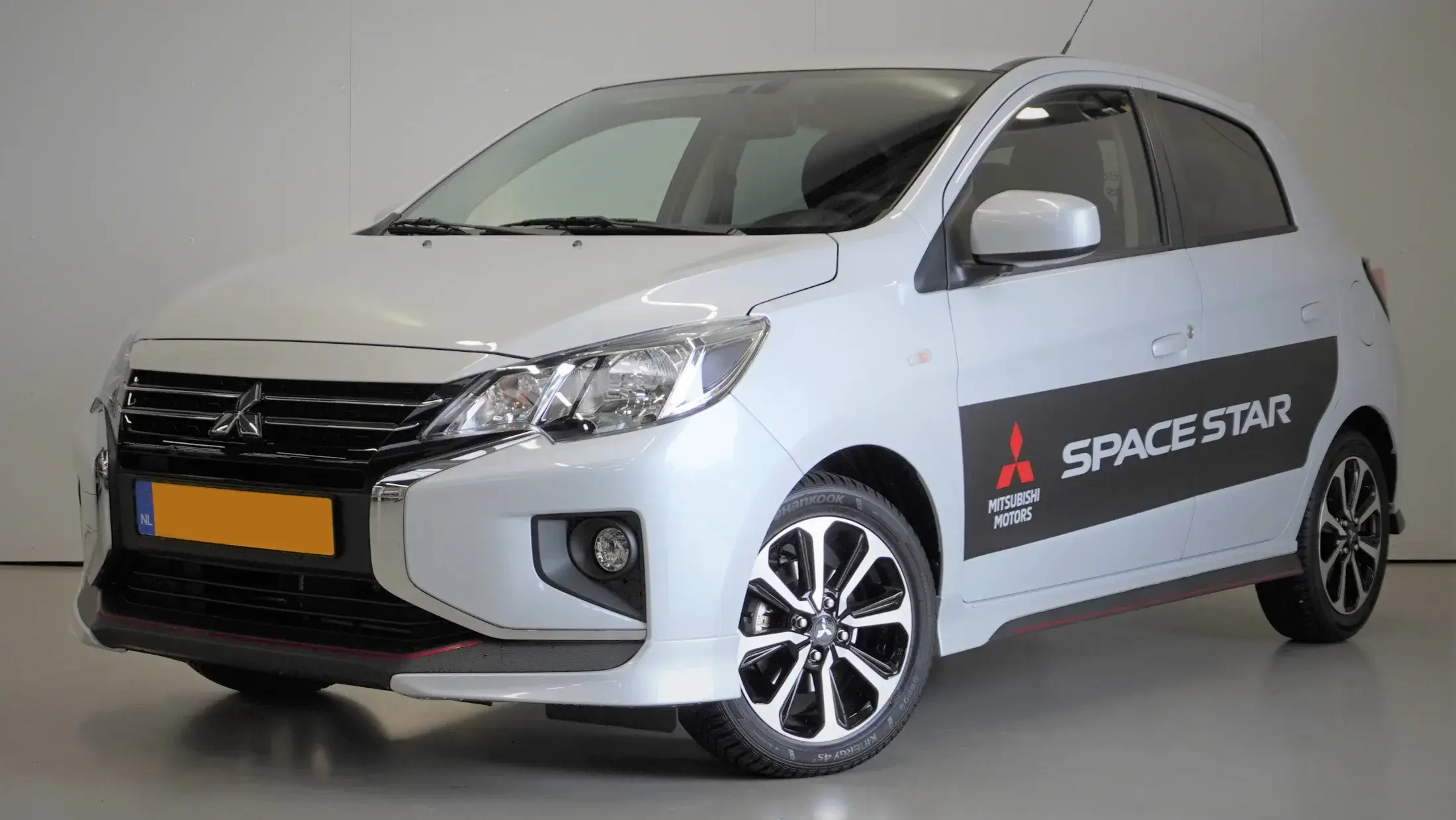 Mitsubishi Space Star Intense Diamond White DEMO