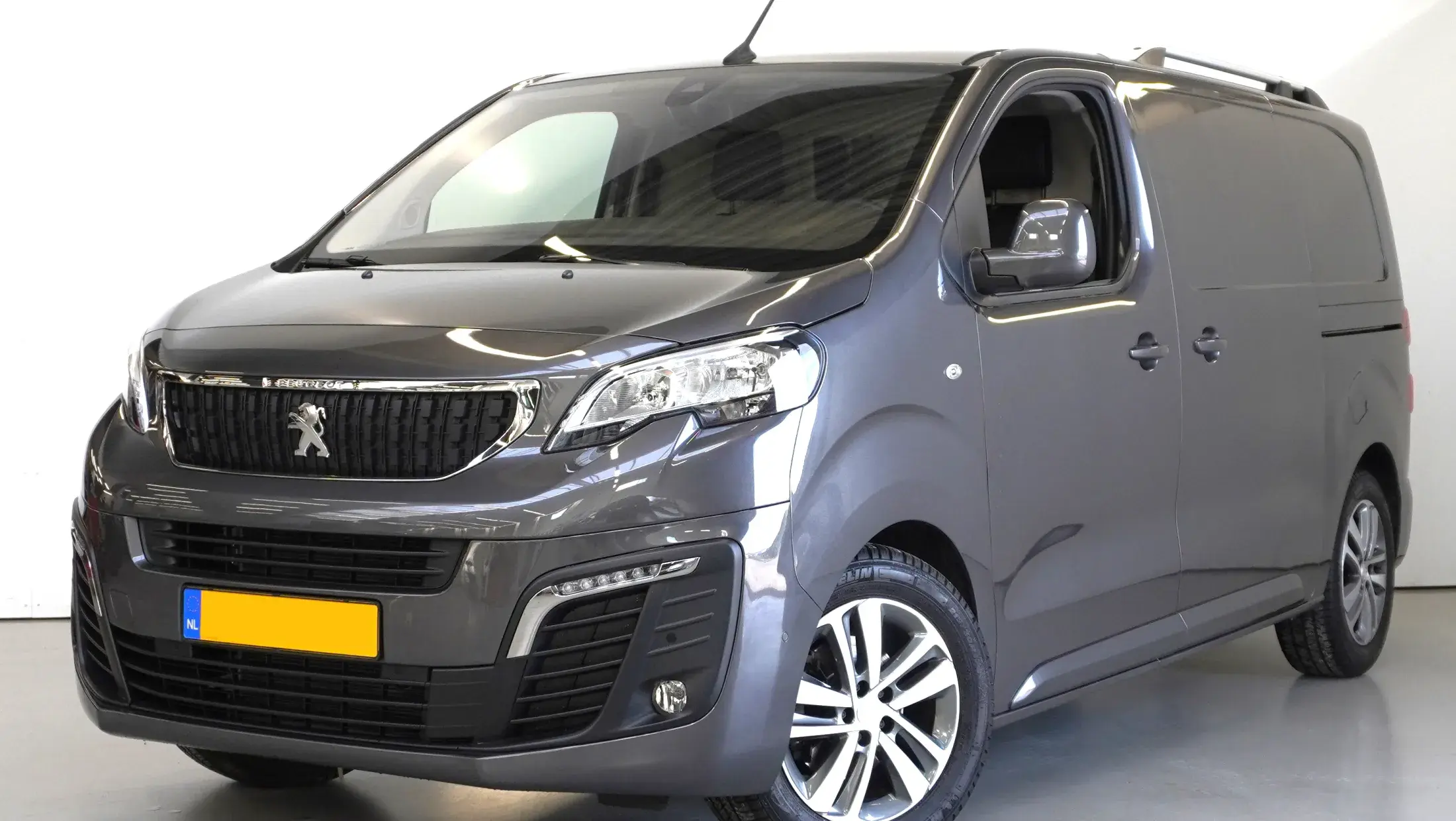 Peugeot Expert Grijs metallic vervangend vervoer