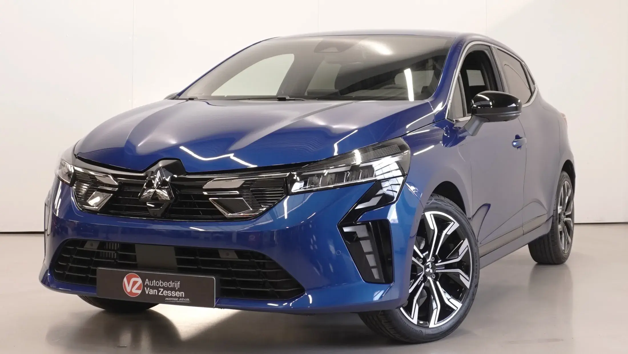 Nieuwe Mitsubishi Colt Royal Blue