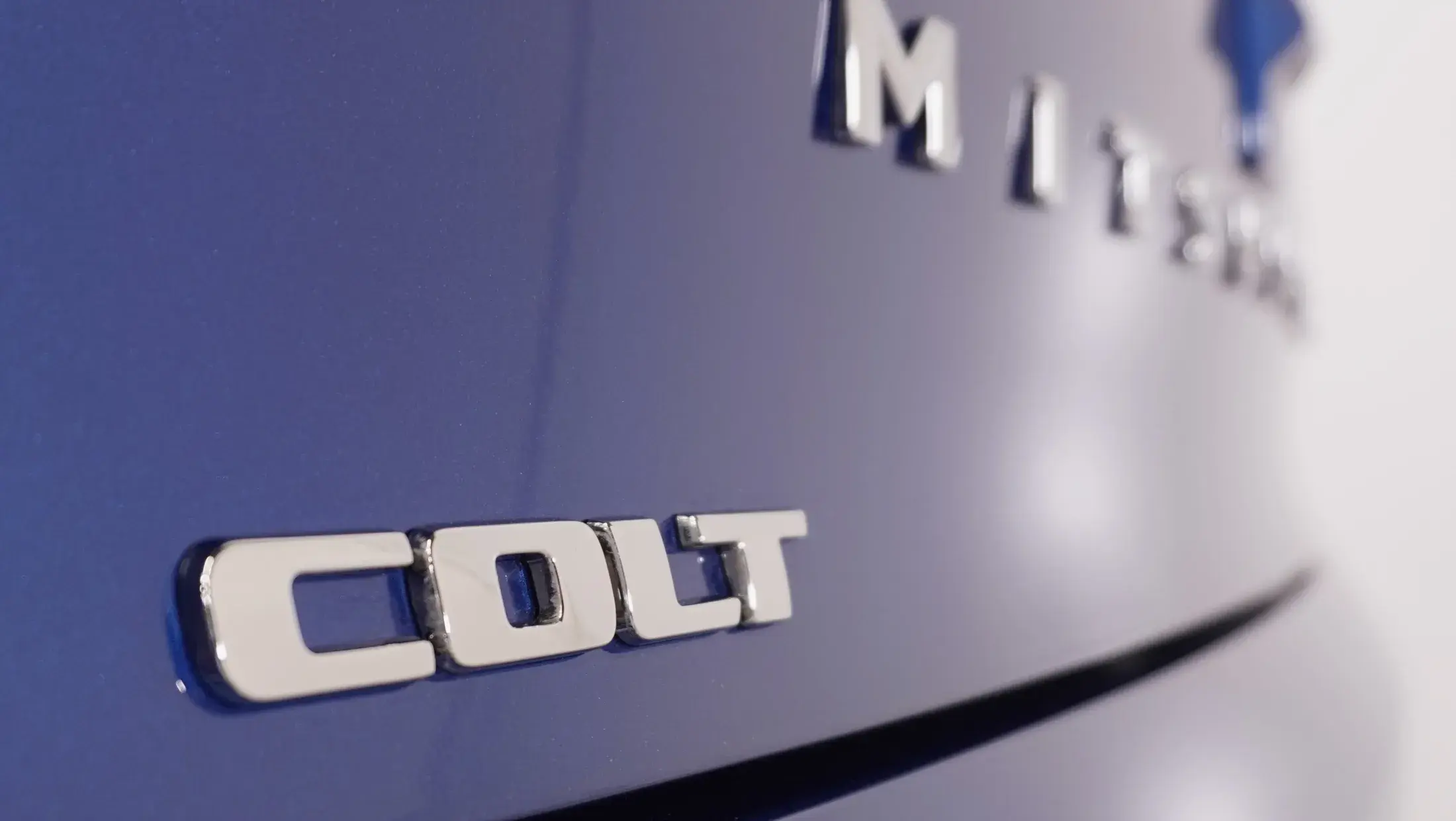 Nieuwe Mitsubishi Colt Royal Blue