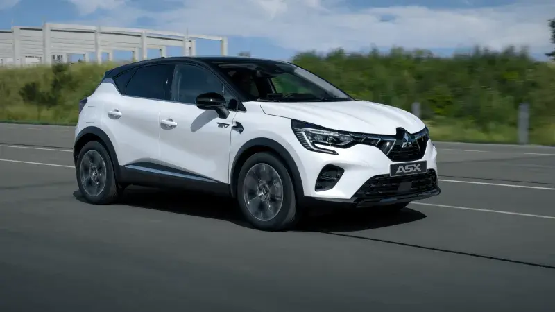 Mitsubishi ASX Crystal White met zwart dak