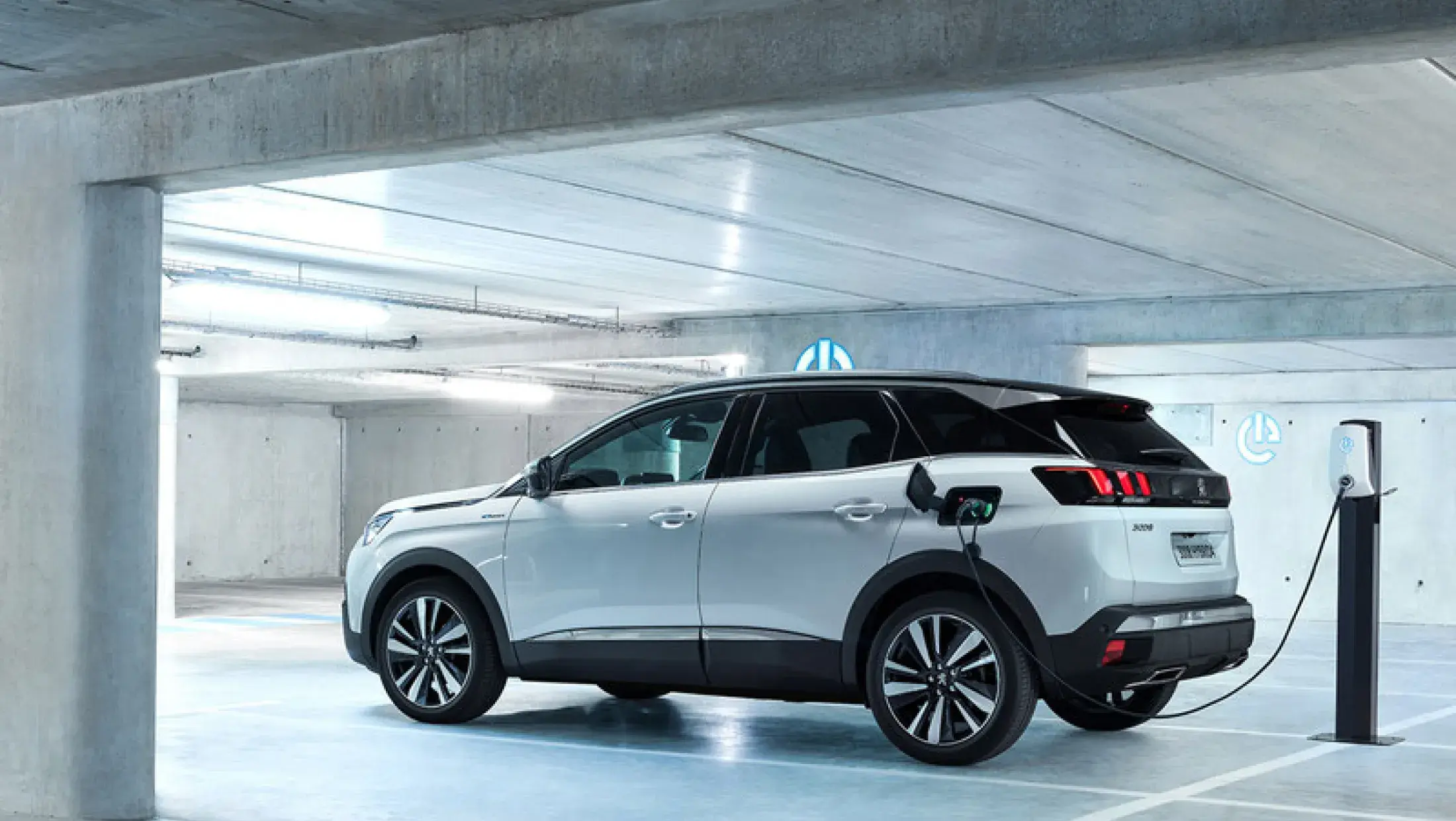 Peugeot 3008 facelift zijaanzicht 2020